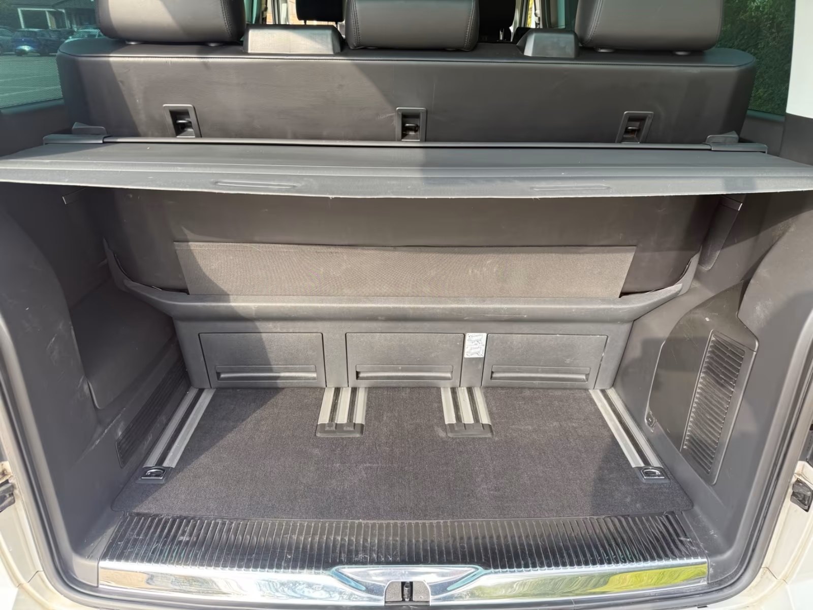Vozidlo #10132 - Volkswagen T6 Multivan Gen. Six 2,0 TDI 4Motion DSG 18