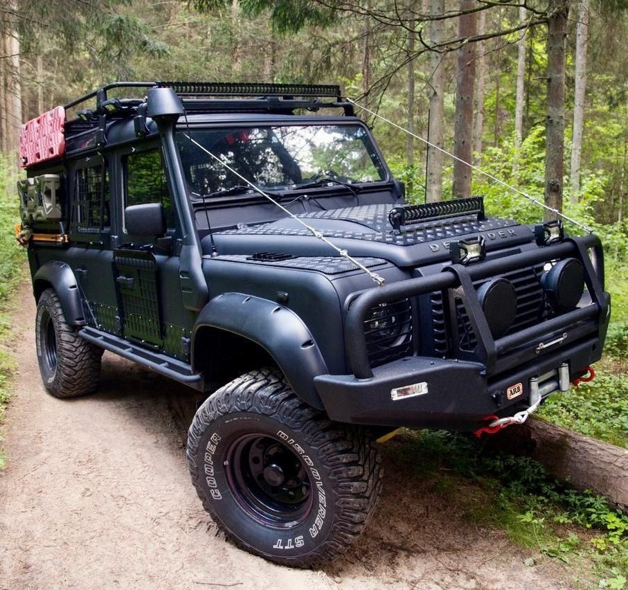 Vozidlo #10178 - Land Rover Defender 110 DPF Station Wagon 13