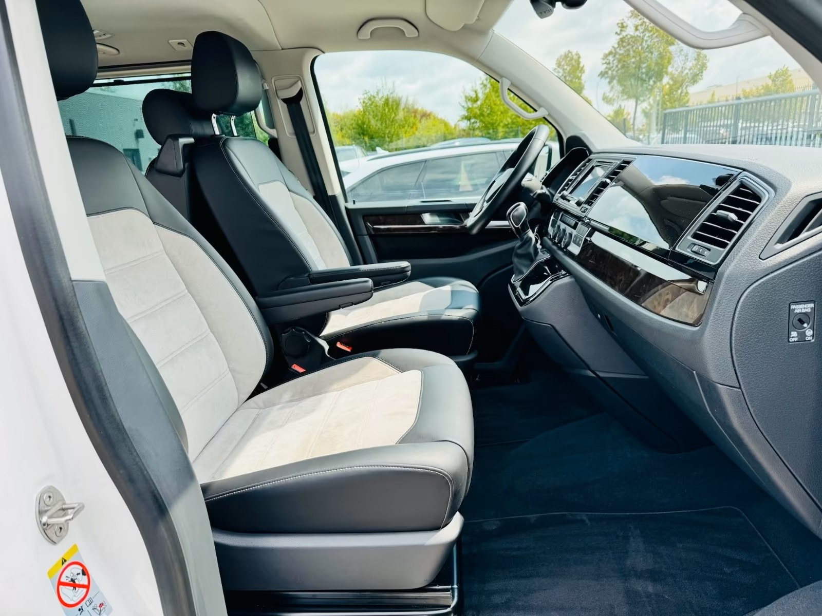 Fahrzeug #10132 - Volkswagen T6 Multivan Gen. Six 2,0 TDI 4Motion DSG 11