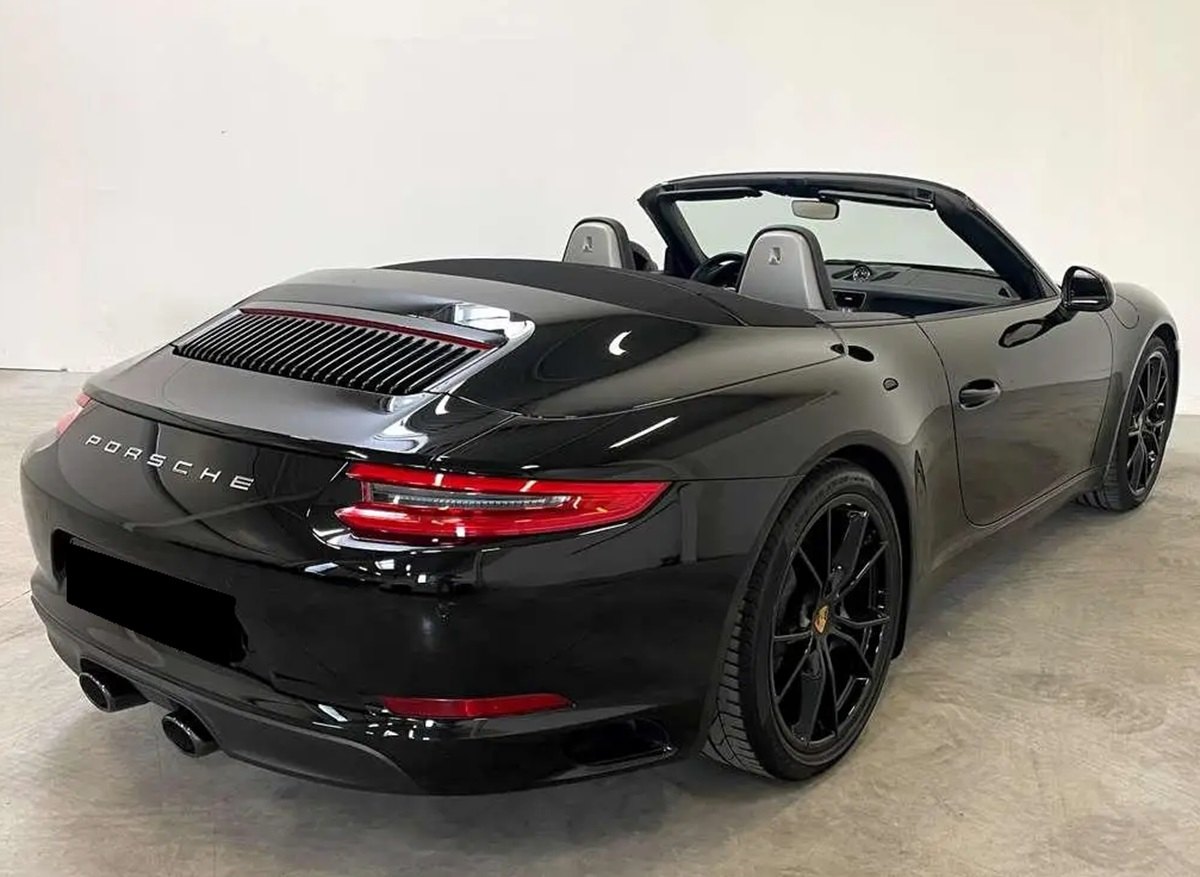 Vehicle #10117 - Porsche 911 991 Carrera 6