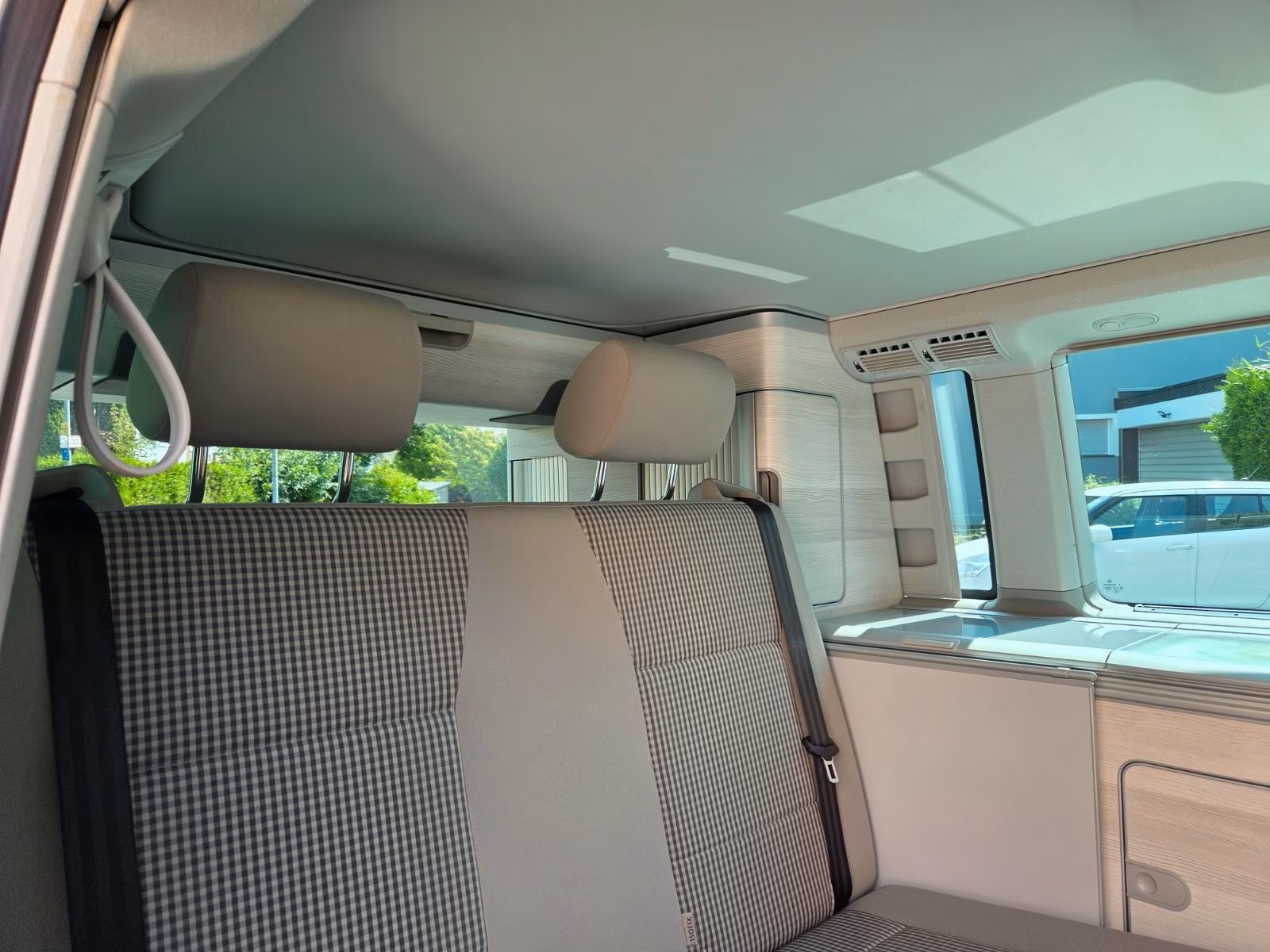 Vehicle #10130 - Volkswagen T6 California Coast Edition 4Motion 3