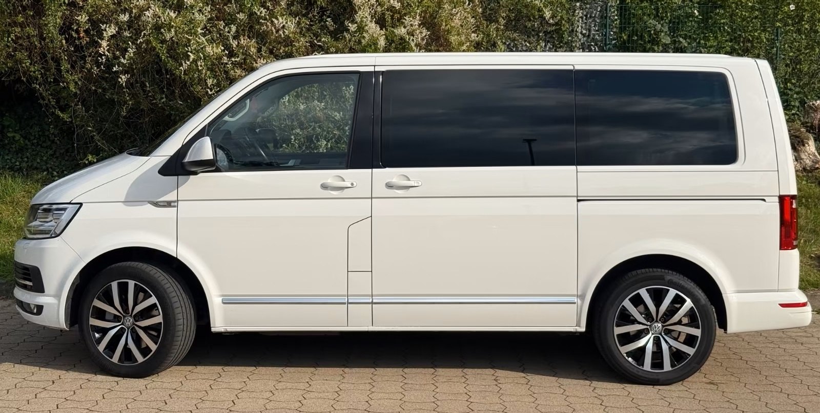 Vehicle #10132 - Volkswagen T6 Multivan Gen. Six 2,0 TDI 4Motion DSG 6
