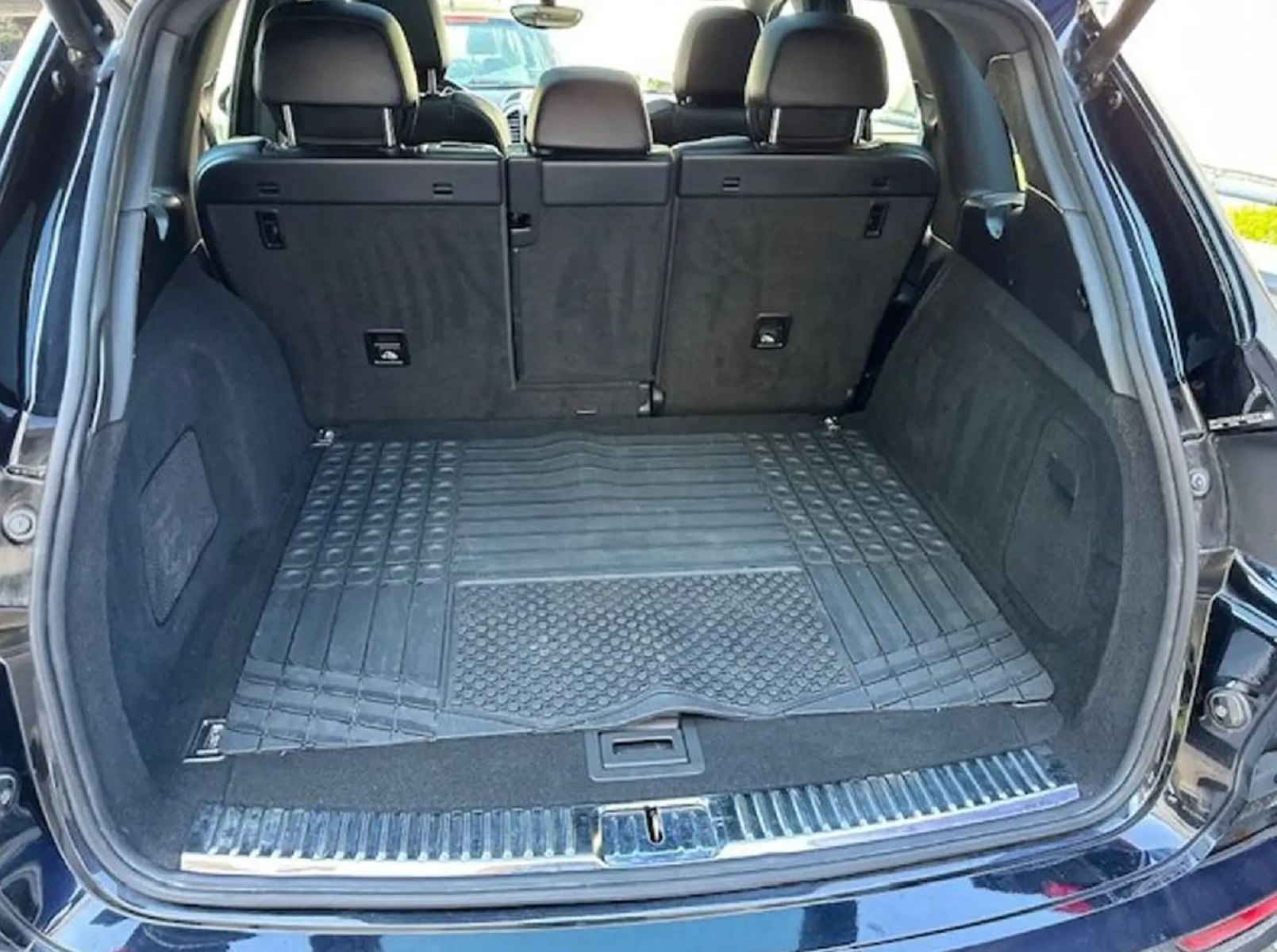 Vehicle #10169 - Porsche Cayenne II Platinum Edition Aut 12