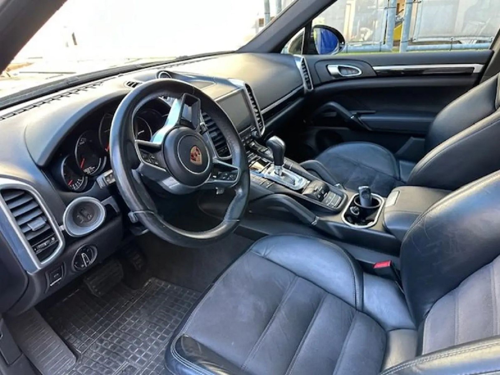 Vehicle #10169 - Porsche Cayenne II Platinum Edition Aut 6