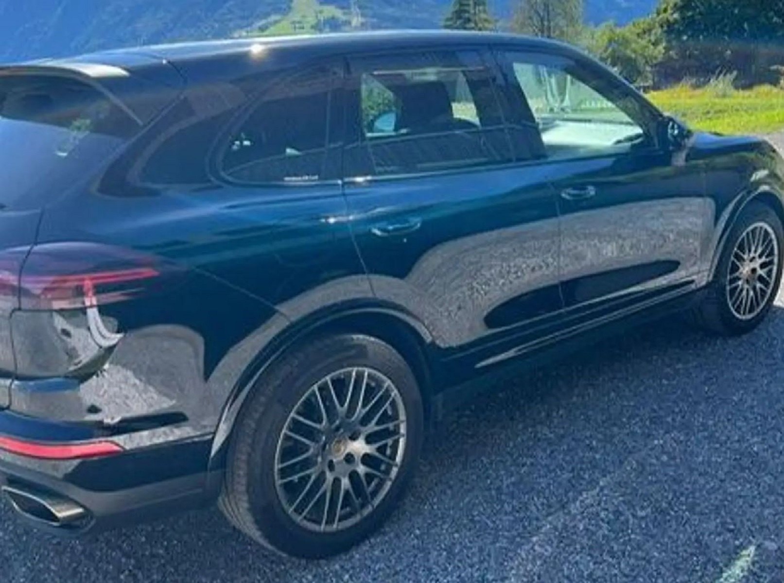 Vehicle #10169 - Porsche Cayenne II Platinum Edition Aut 5