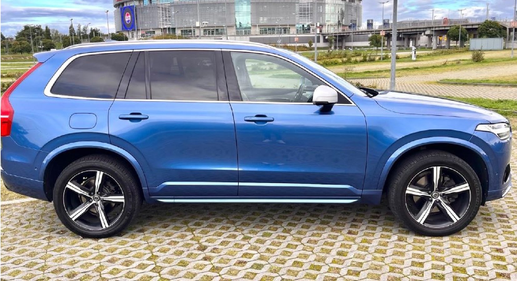 Vehicle #10172 - Volvo XC90 D5 AWD R-Design 7