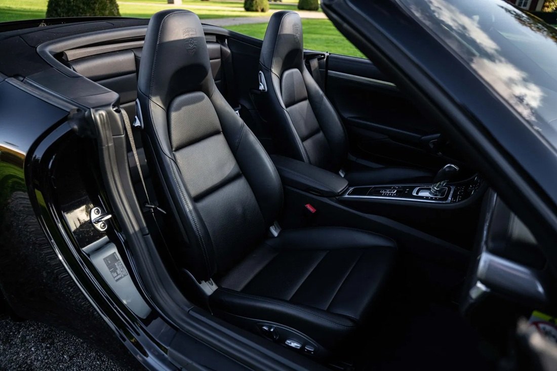 Vehicle #10174 - Porsche 911 991 Carrera 4