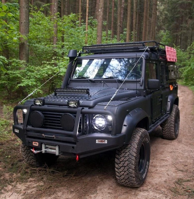 Vehicle #10178 - Land Rover Defender 110 DPF Station Wagon 5