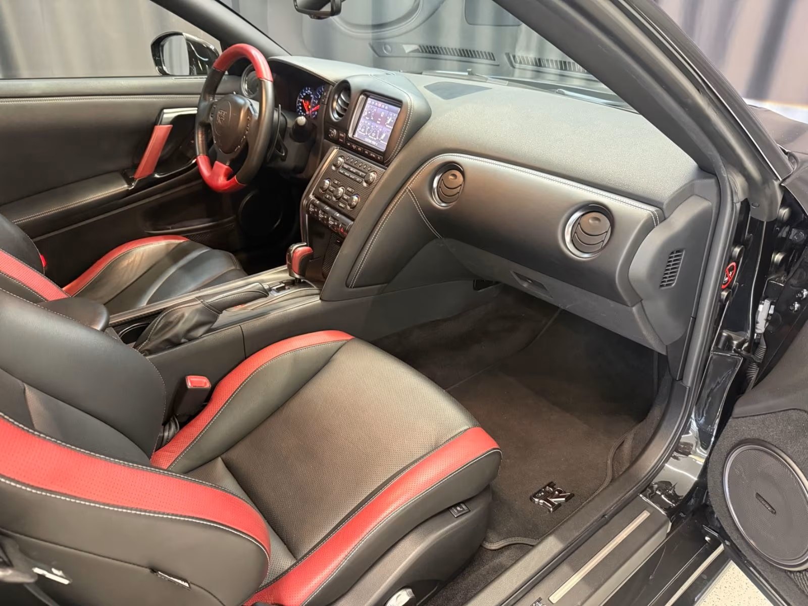 Veicolo #10112 - NISSAN GT-R 3.8 V6 Biturbo Black Edition 7