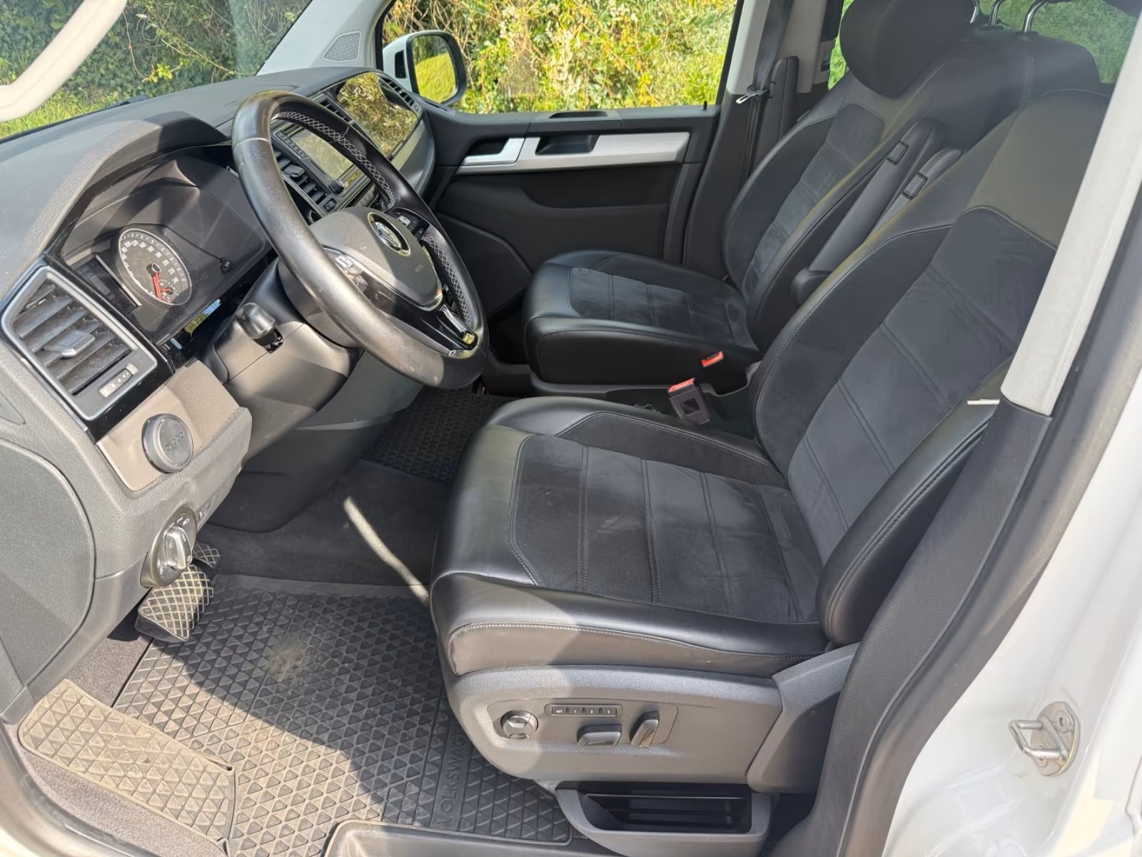 Voertuig #10132 - Volkswagen T6 Multivan Gen. Six 2,0 TDI 4Motion DSG 12
