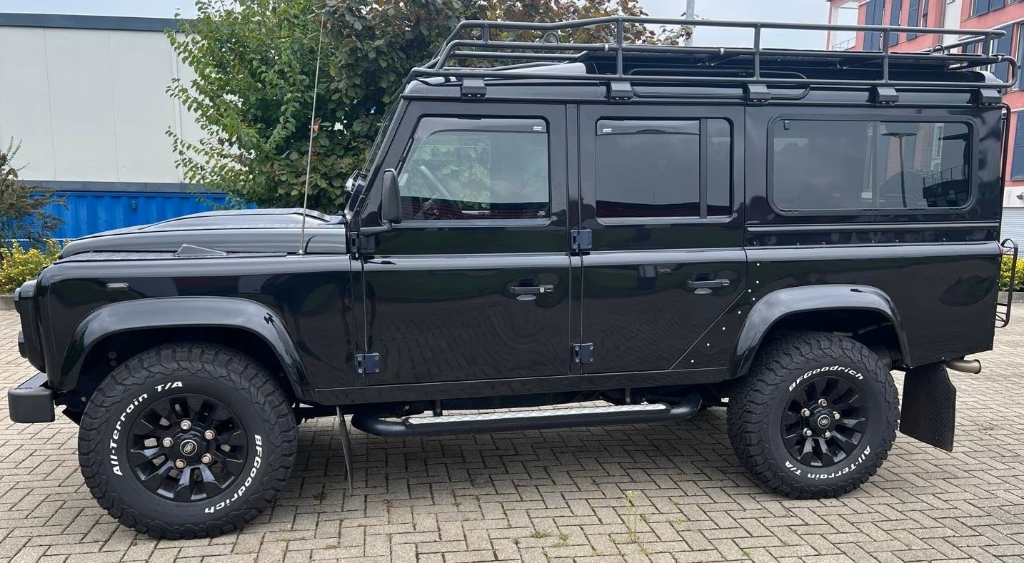 Voertuig #10107 - Land Rover Defender 110 3