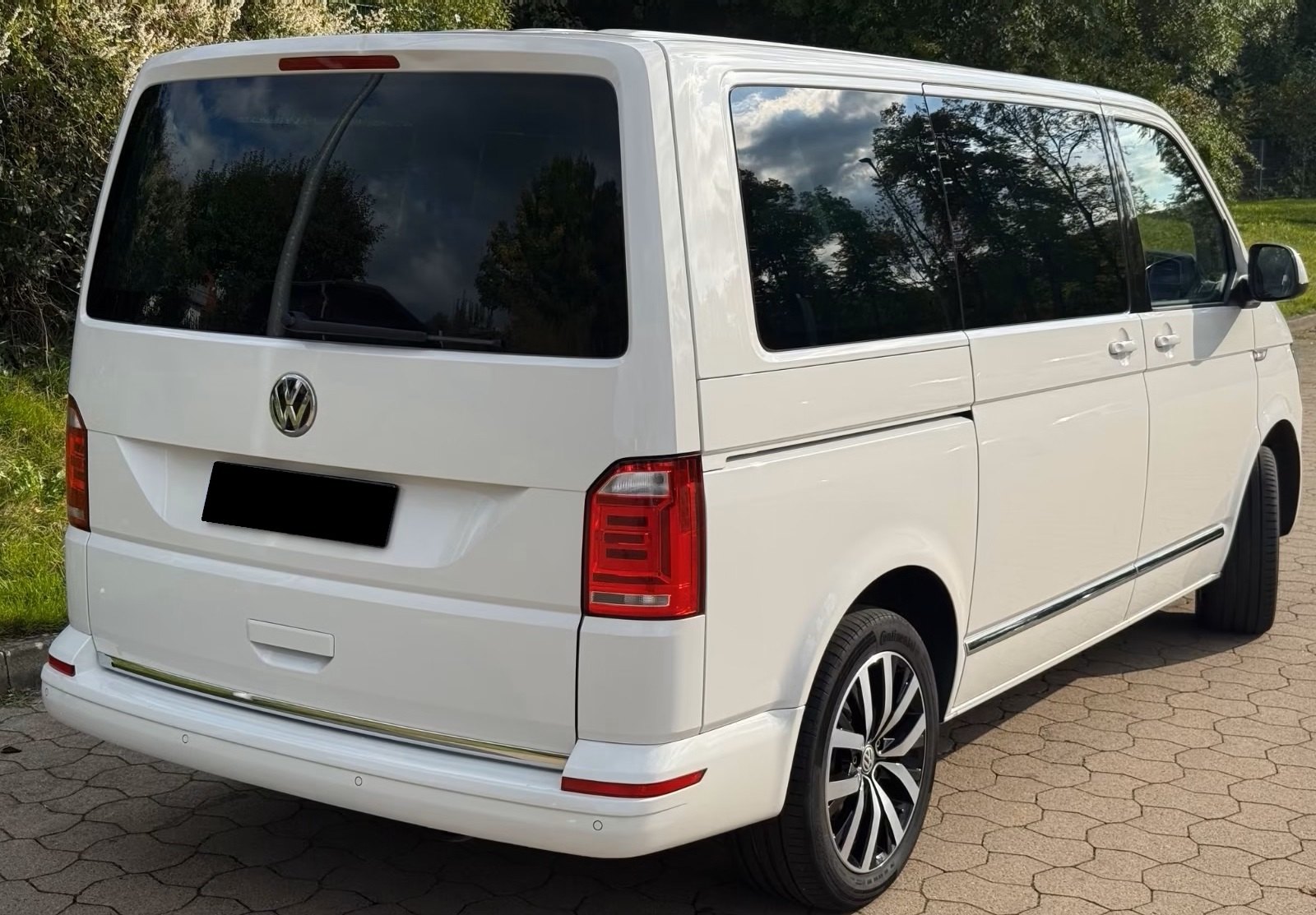 Pojazd #10132 - Volkswagen T6 Multivan Gen. Six 2,0 TDI 4Motion DSG 3