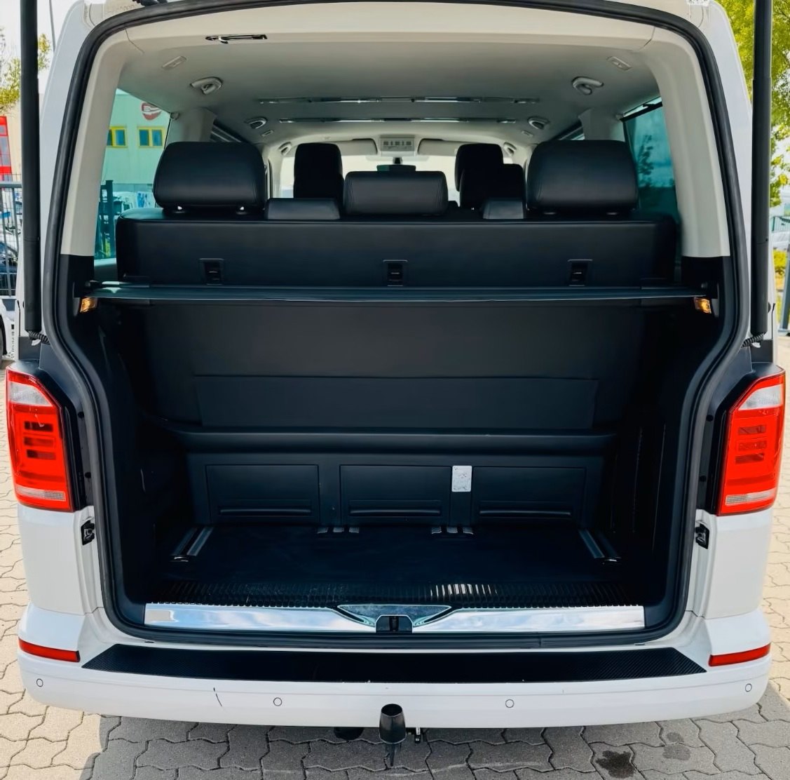 Pojazd #10132 - Volkswagen T6 Multivan Gen. Six 2,0 TDI 4Motion DSG 7