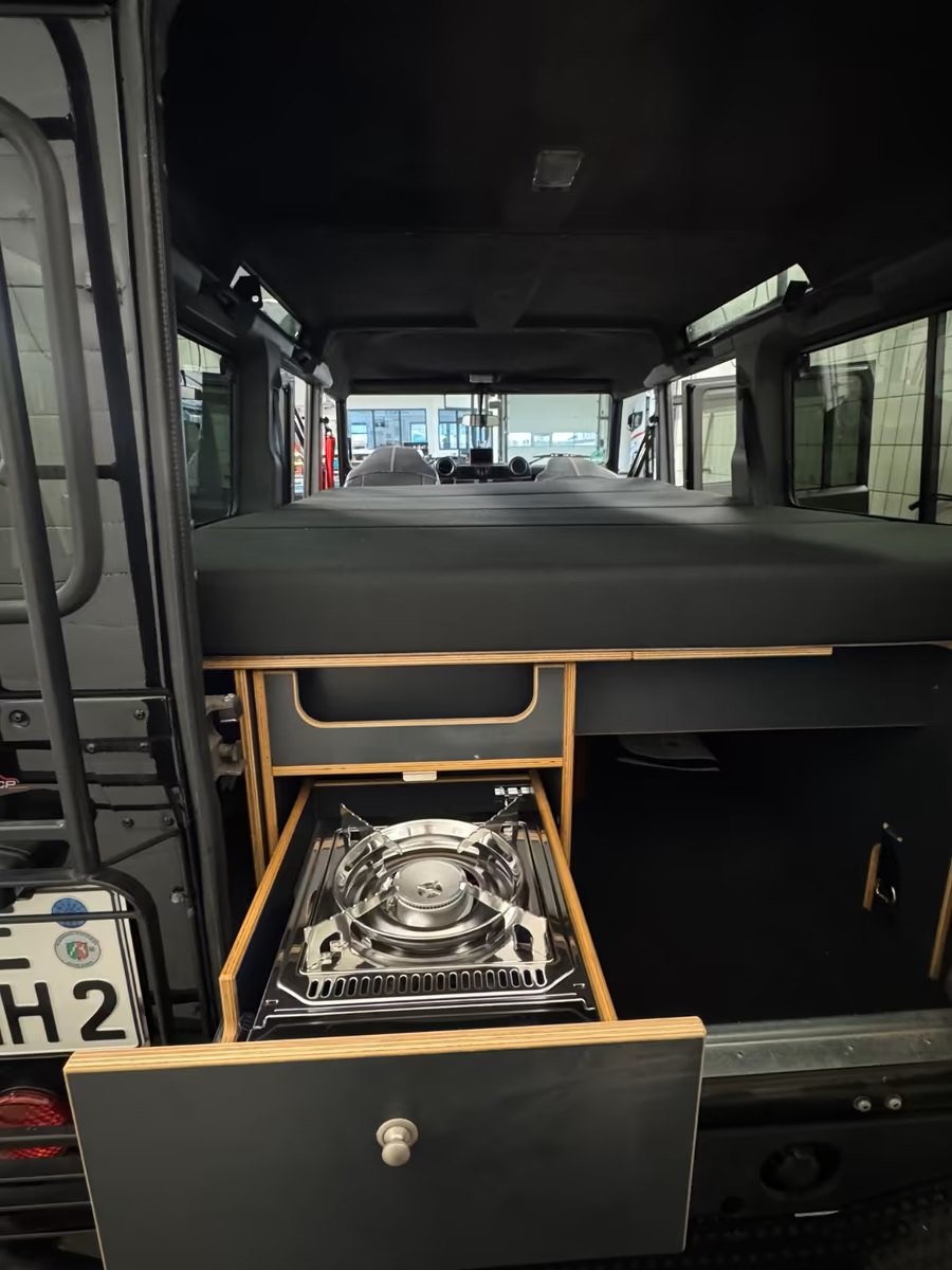 Pojazd #10107 - Land Rover Defender 110 14