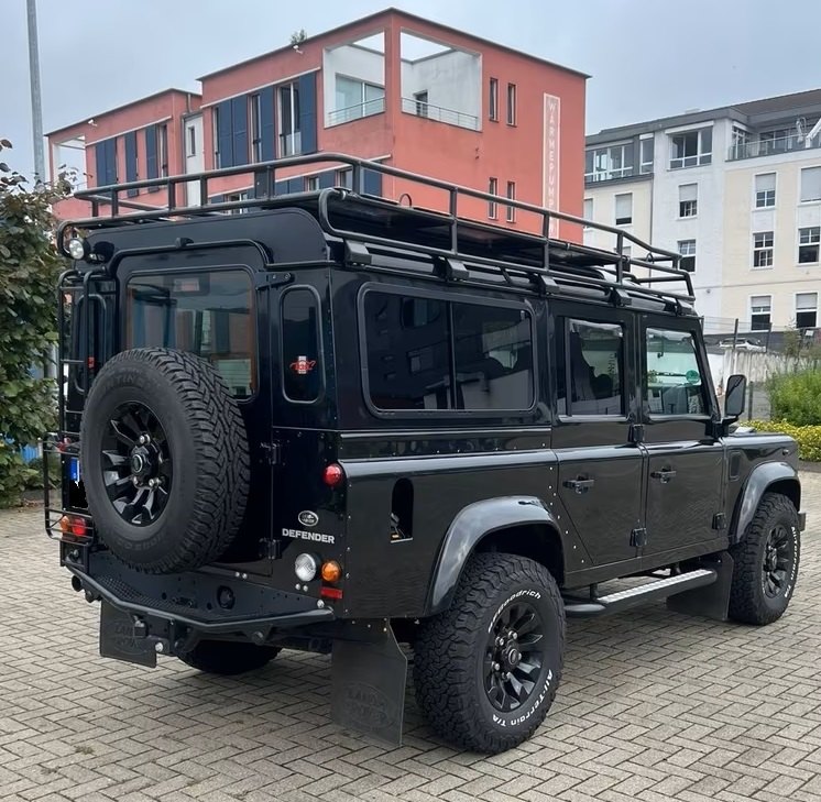 Pojazd #10107 - Land Rover Defender 110 12